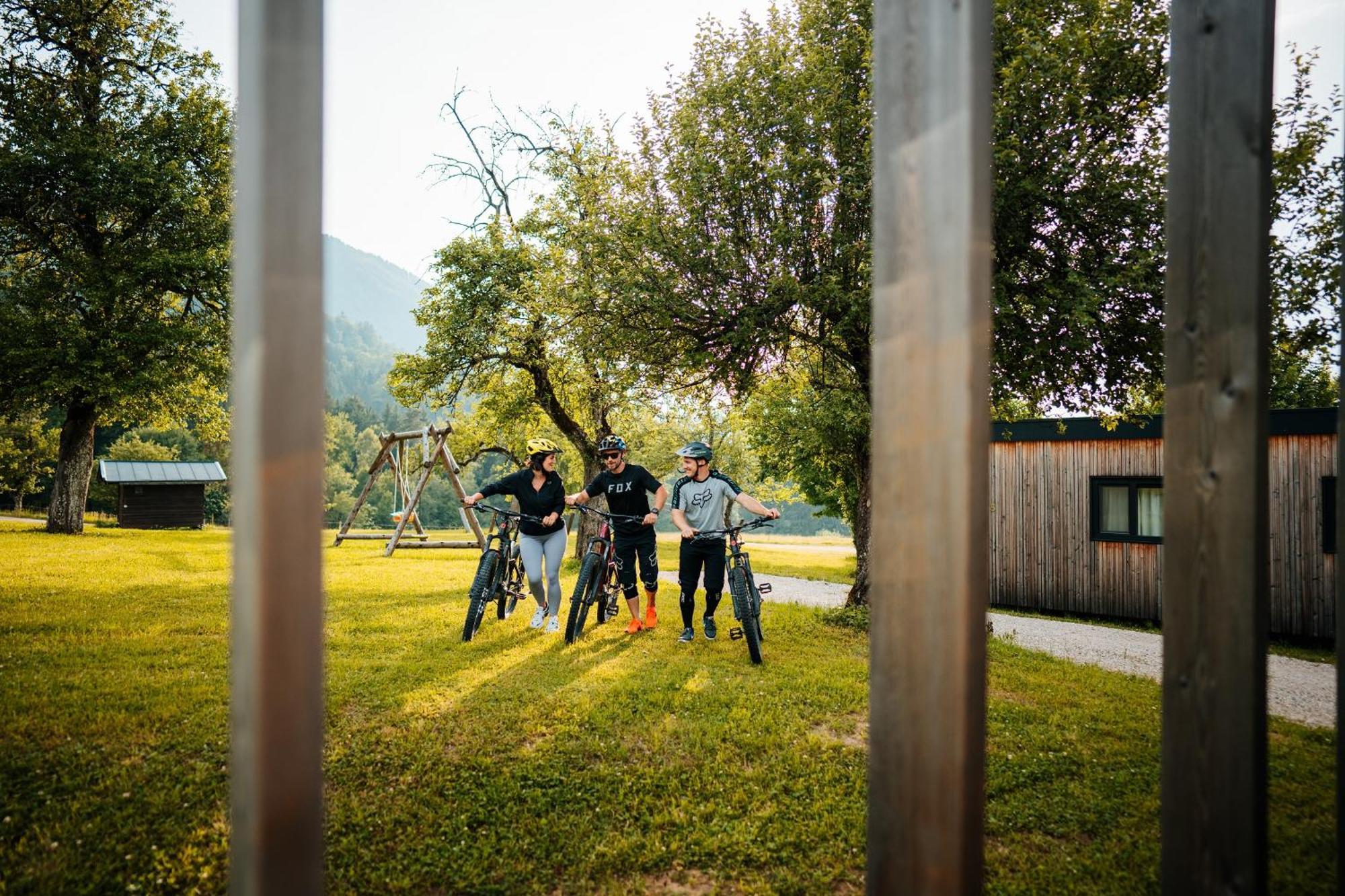 Chaletpark Petzen Hotell Feistritz ob Bleiburg Exteriör bild