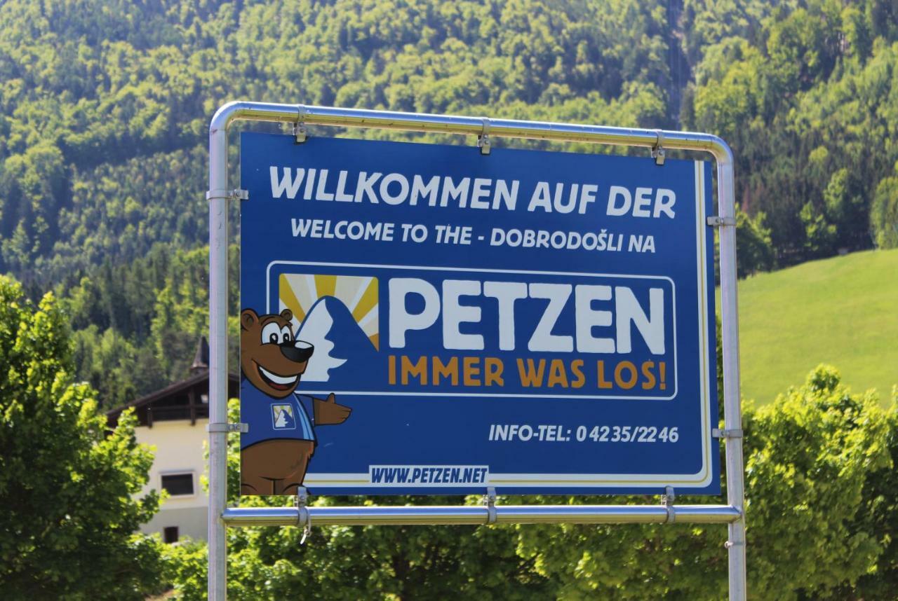 Chaletpark Petzen Feistritz ob Bleiburg Exteriör bild